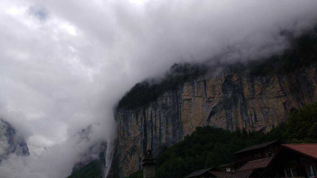 Base Cafe Apartman Lauterbrunnen Kültér fotó
