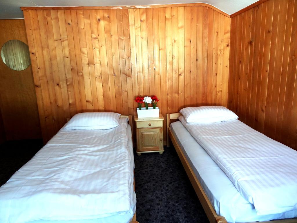 Base Cafe Apartman Lauterbrunnen Kültér fotó