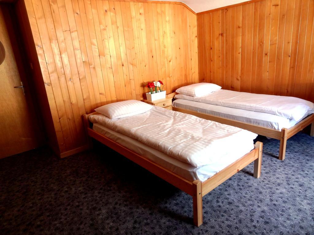 Base Cafe Apartman Lauterbrunnen Kültér fotó