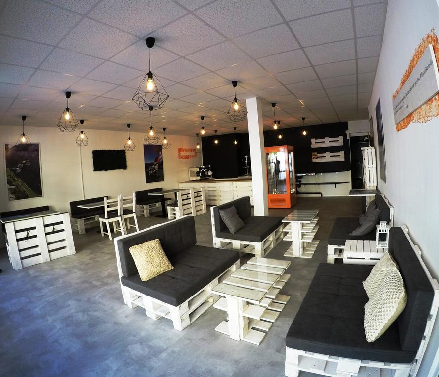 Base Cafe Apartman Lauterbrunnen Kültér fotó